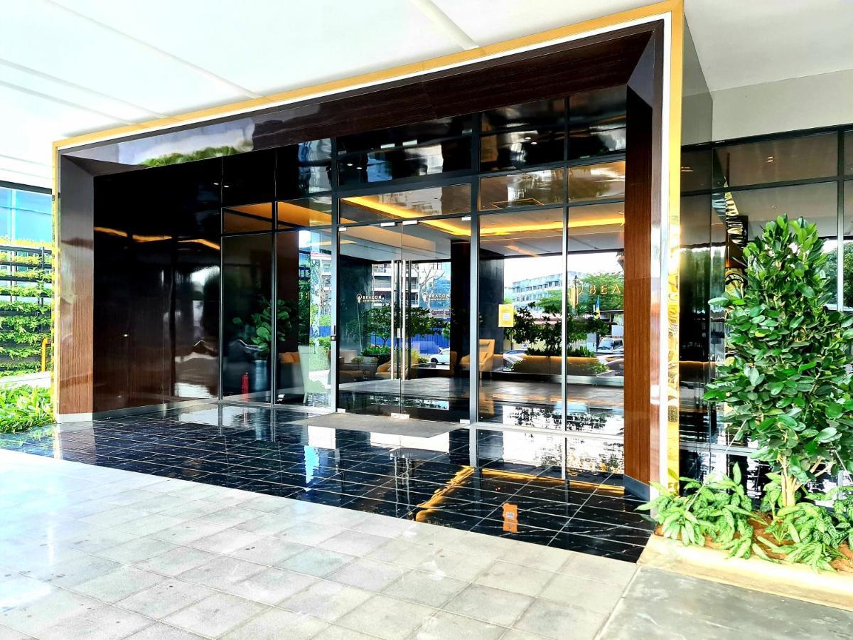 Beacon Executive Premium Suite George Town Dış mekan fotoğraf